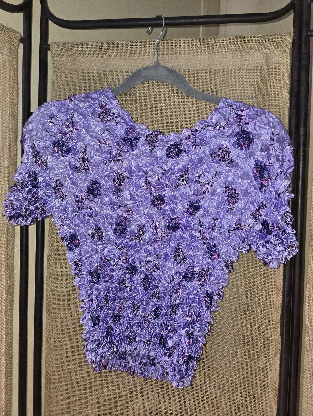 Vintage Y2K 2000s Lavender Floral Popcorn Bubble Stretchy Short Sleeve Top - Picture 1 of 8